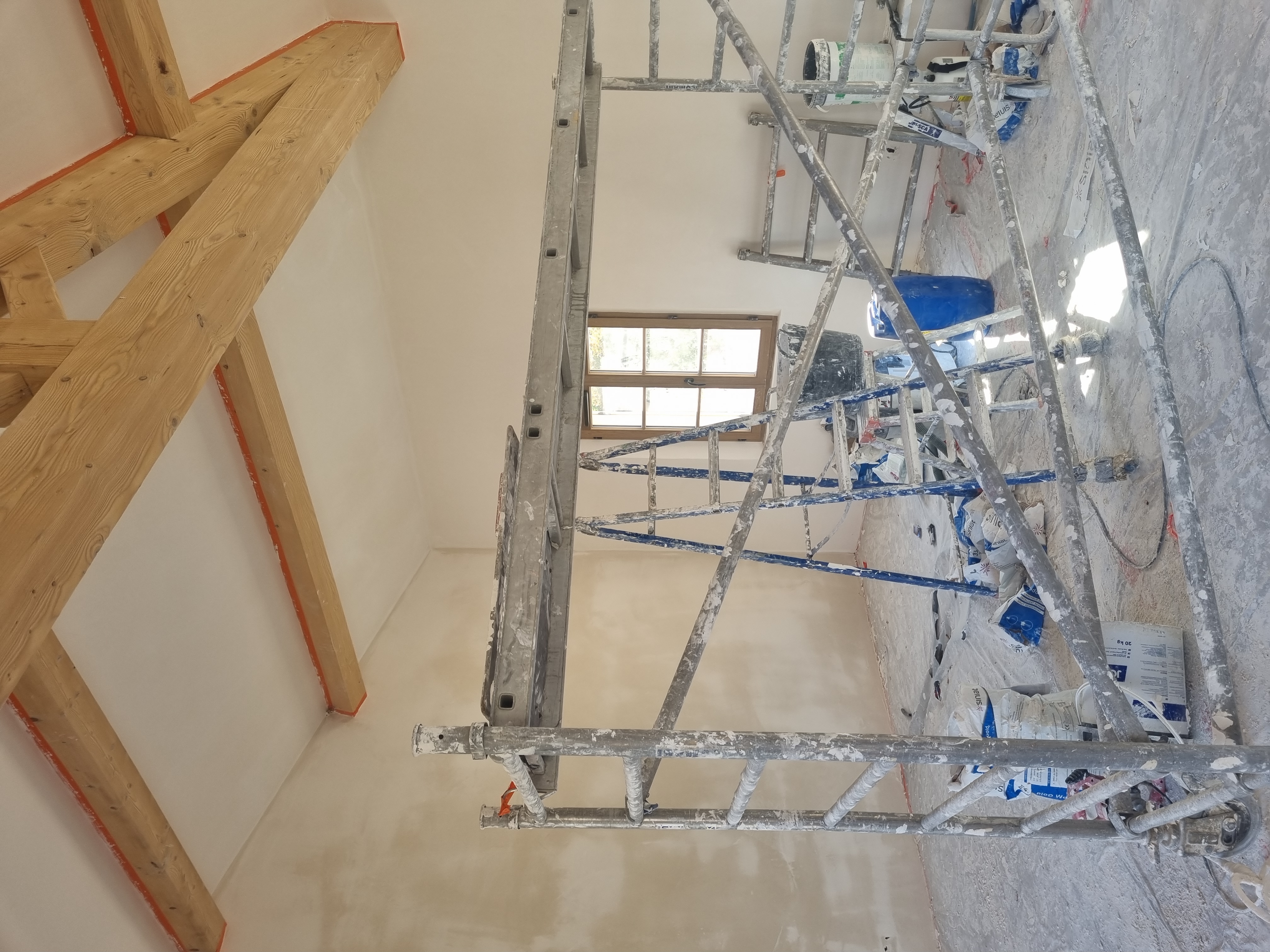 Échafaudage intérieur pendant le chantier Alba