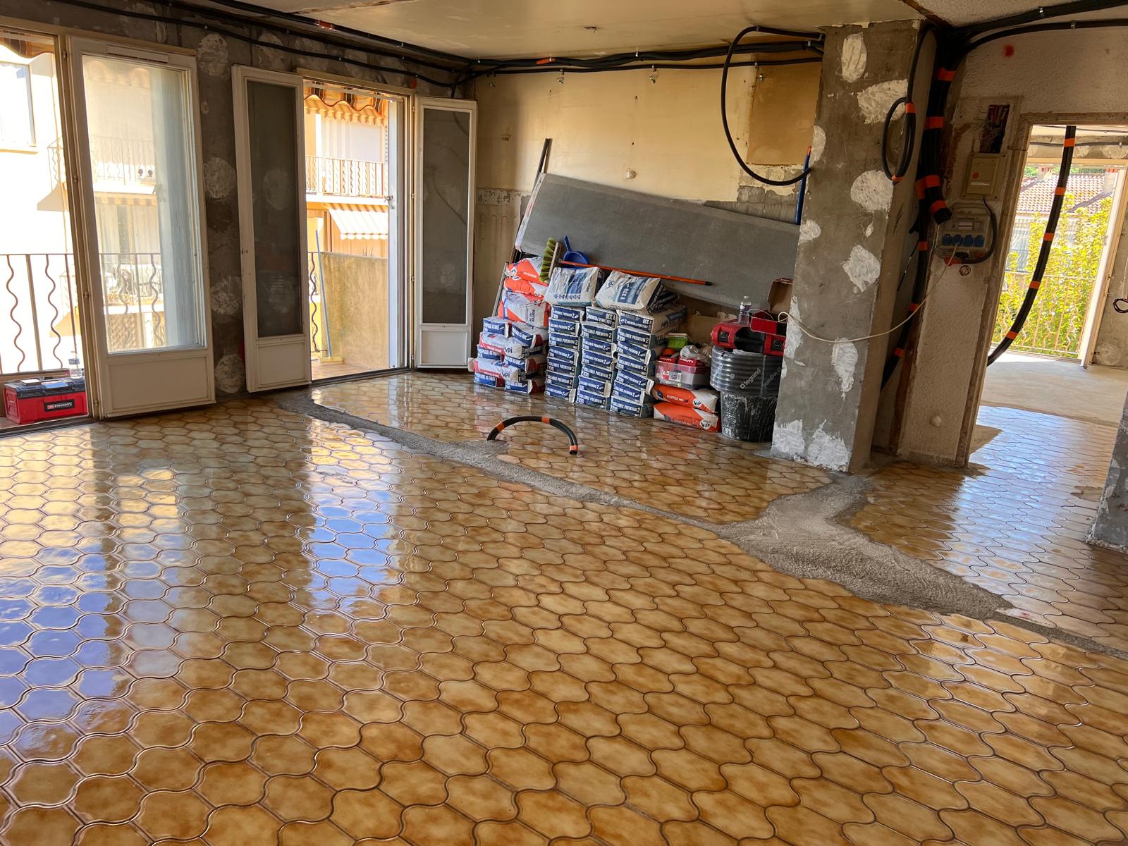 Chantier de Lei Amourie avec preparation des sols et materiaux